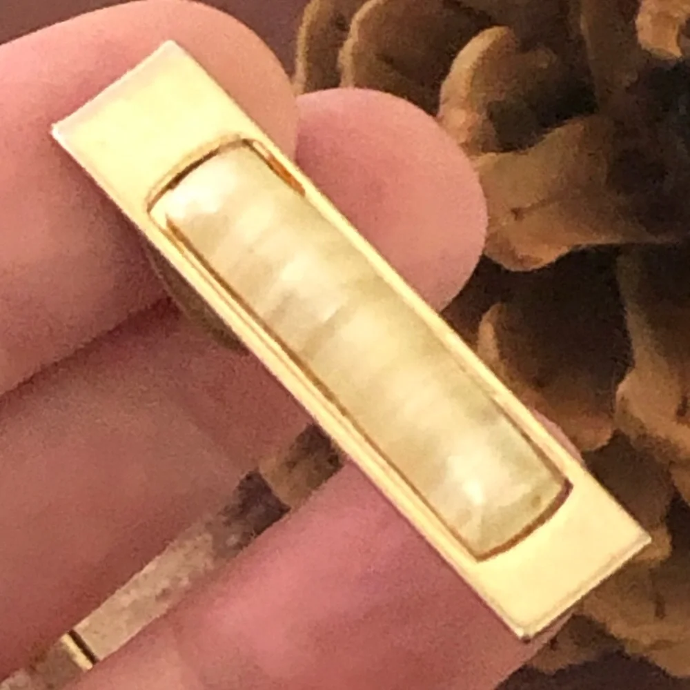 Vintage men’s golden marble cuff link tie bar set